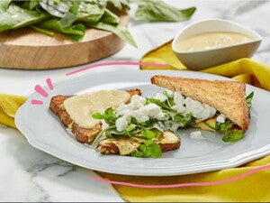 Sándwich de vegetales verdes con dip de Garbanzo