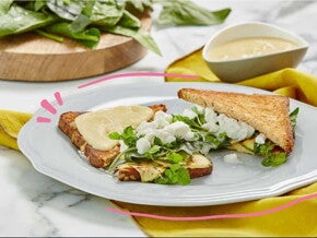 Sándwich de vegetales verdes con dip de Garbanzo Sándwich de vegetales verdes con dip de Garbanzo