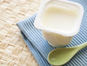 Yogurt, un alimento rico en nutrientes, complemento ideal para el crecimiento del bebé