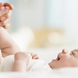 Cómo aliviar los problemas del estómago de los bebés Cómo aliviar los problemas del estómago de los bebés