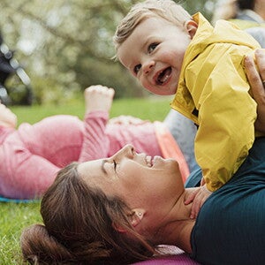 Ejercicios con niños pequeños: Trucos inteligentes para mamá en medio de una vida agitada Ejercicios con niños pequeños: Trucos inteligentes para mamá en medio de una vida agitada