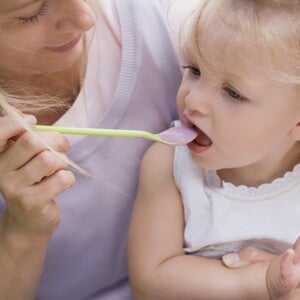 La nutrición de tu niño pequeño de los 12 a los 24 meses La nutrición de tu niño pequeño de los 12 a los 24 meses