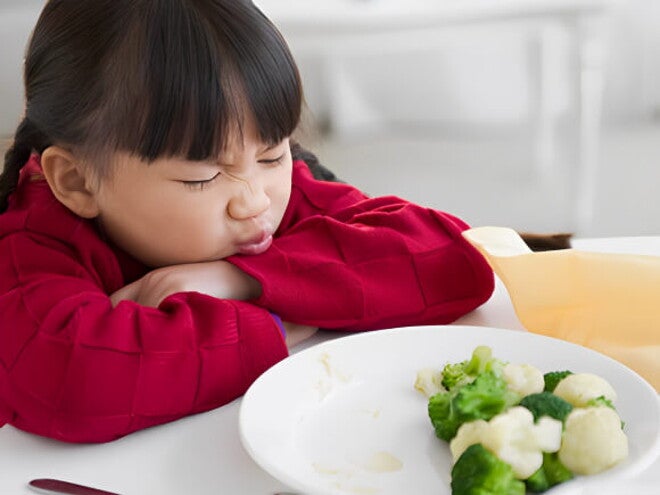 Mi hijo se rehúsa a comer Mi hijo se rehúsa a comer