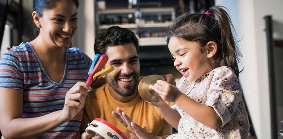 Sigue estos ejemplos de cómo emplear el método Montessori en casa. Sigue estos ejemplos de cómo emplear el método Montessori en casa.